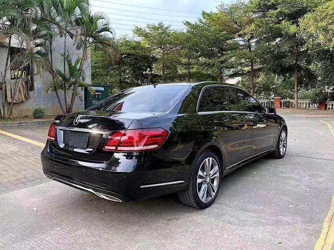 奔驰E300，触摸未来，豪华新纪元的价格揭秘
