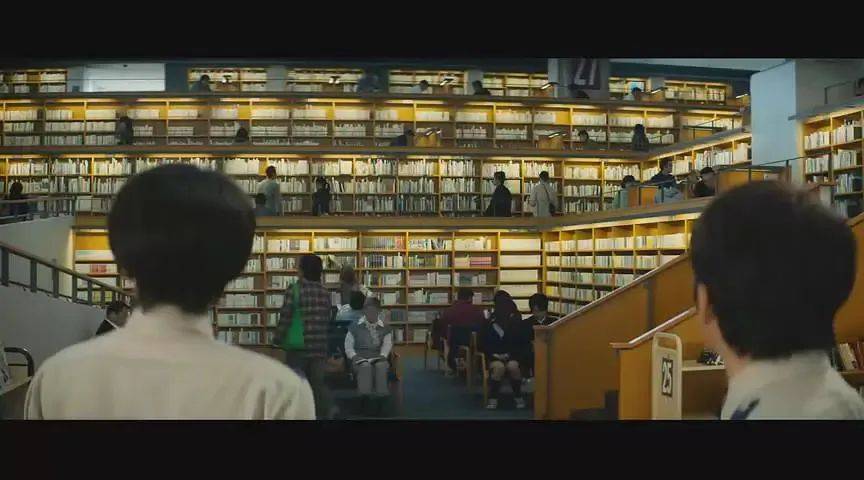 巷深处的电影秘境，图书馆电影特色小店之旅
